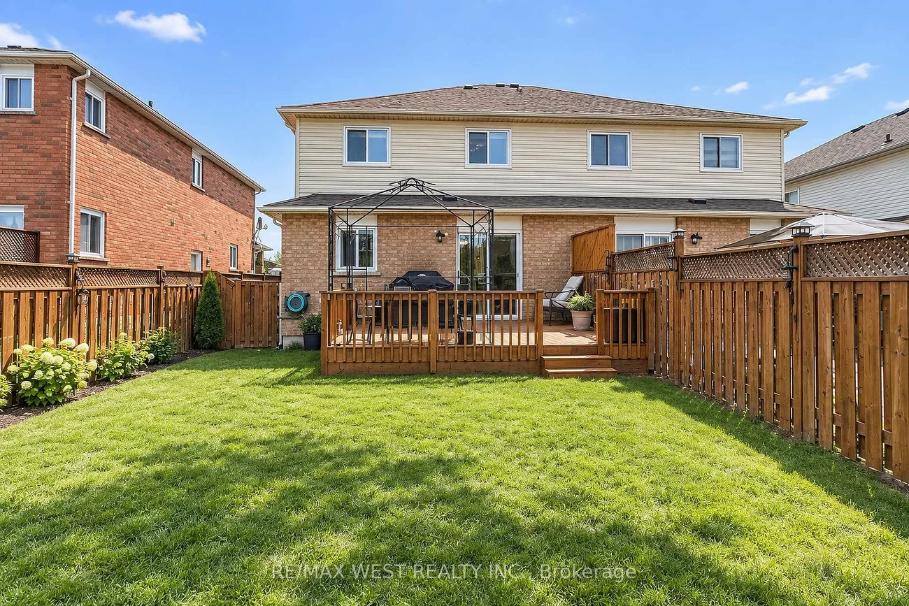 70, Breeze, Bradford, Bradford West Gwillimbury