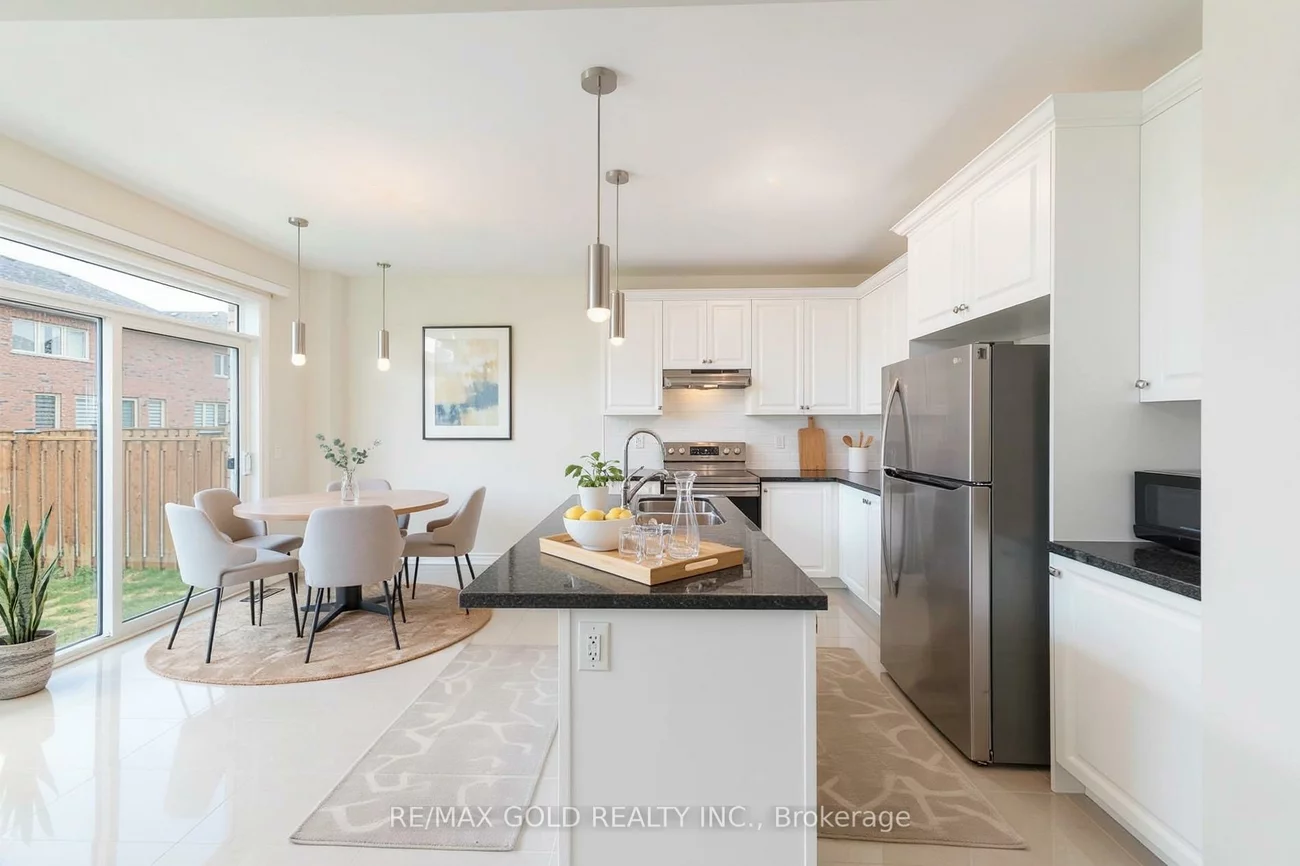 83, Selby, Bradford, Bradford West Gwillimbury