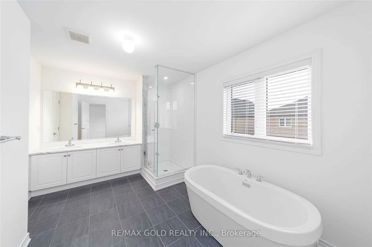 83, Selby, Bradford, Bradford West Gwillimbury