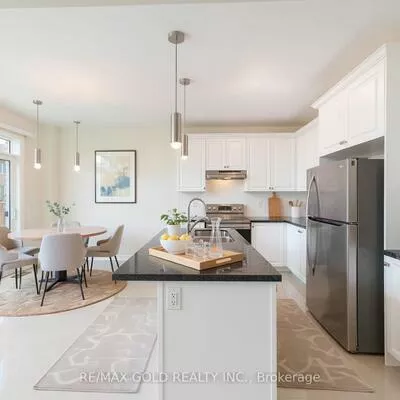 83, Selby, Bradford, Bradford West Gwillimbury