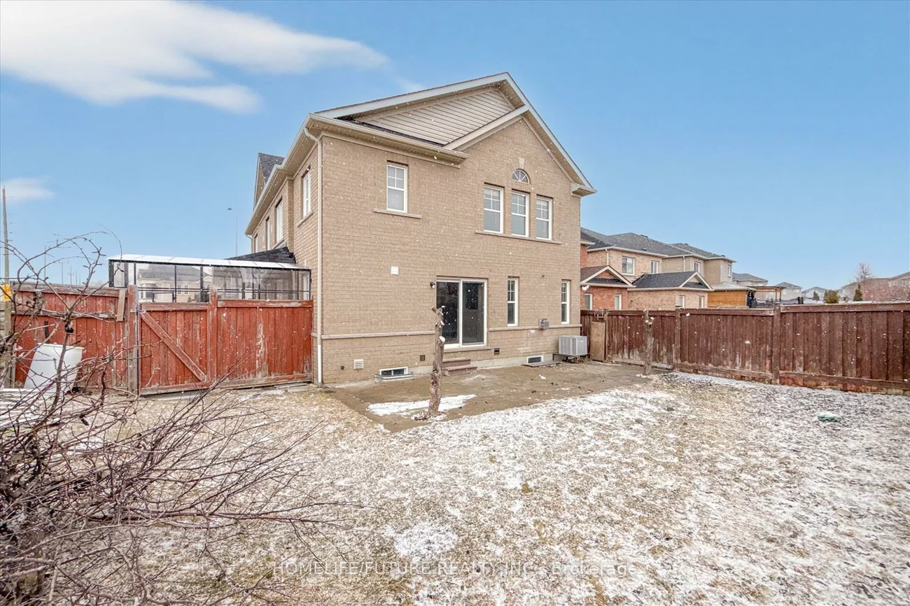 939, Miller Park, Bradford, Bradford West Gwillimbury