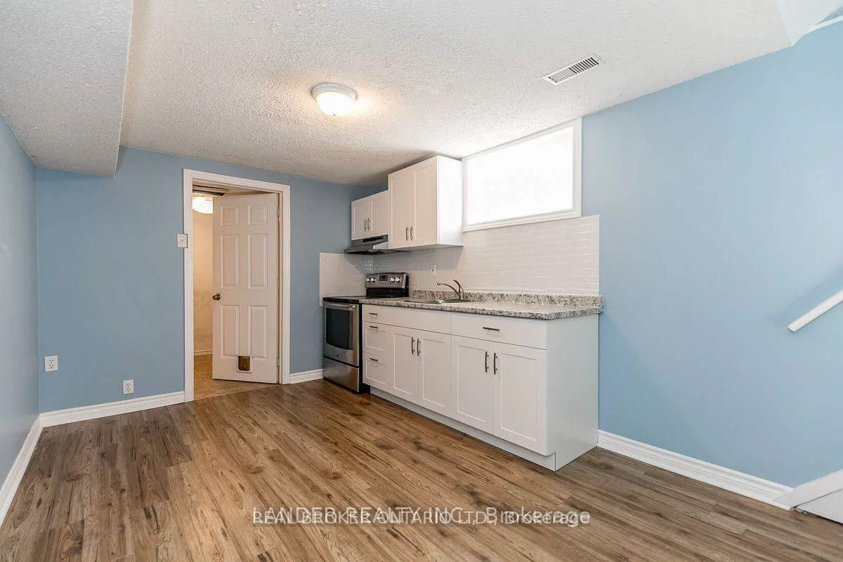 332, Walker (Basement), Bradford, Bradford West Gwillimbury