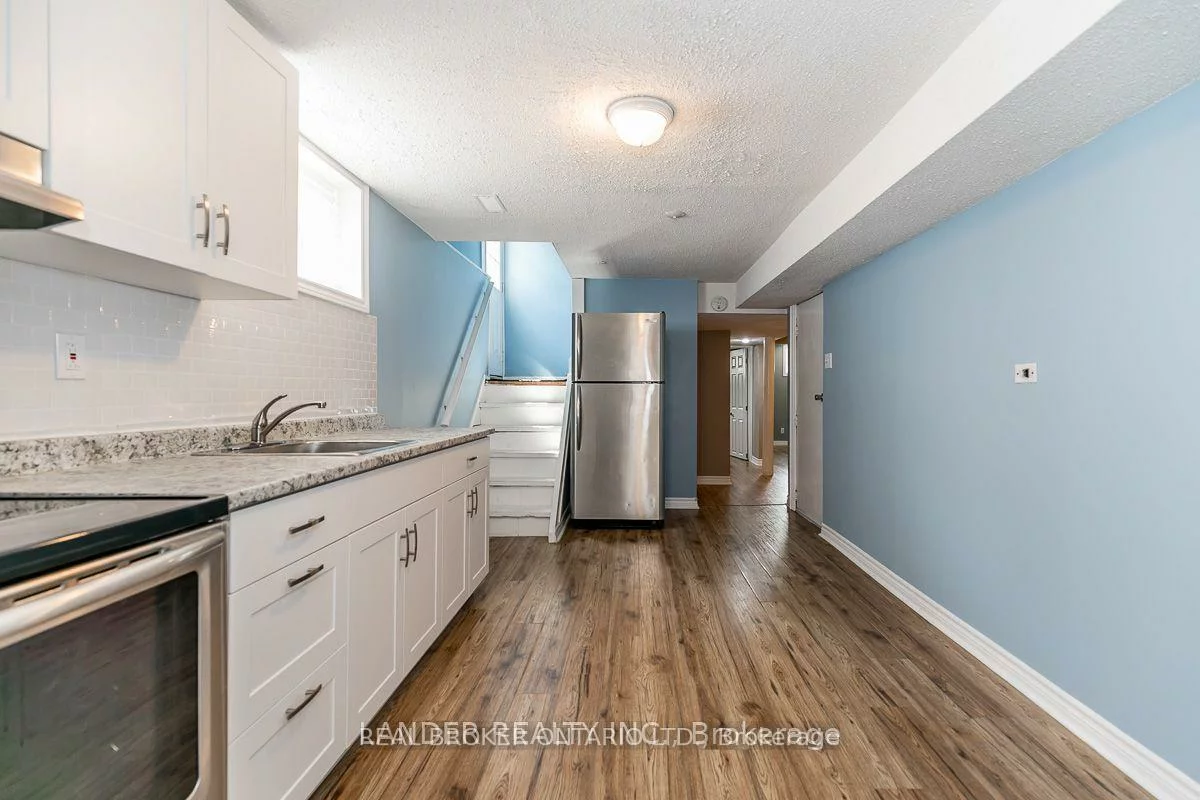 332, Walker (Basement), Bradford, Bradford West Gwillimbury