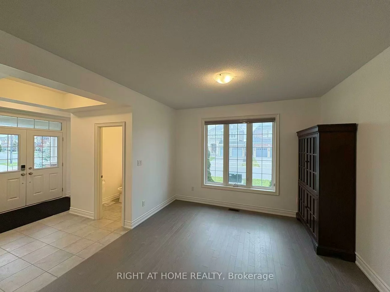 4, Empire, Bradford, Bradford West Gwillimbury