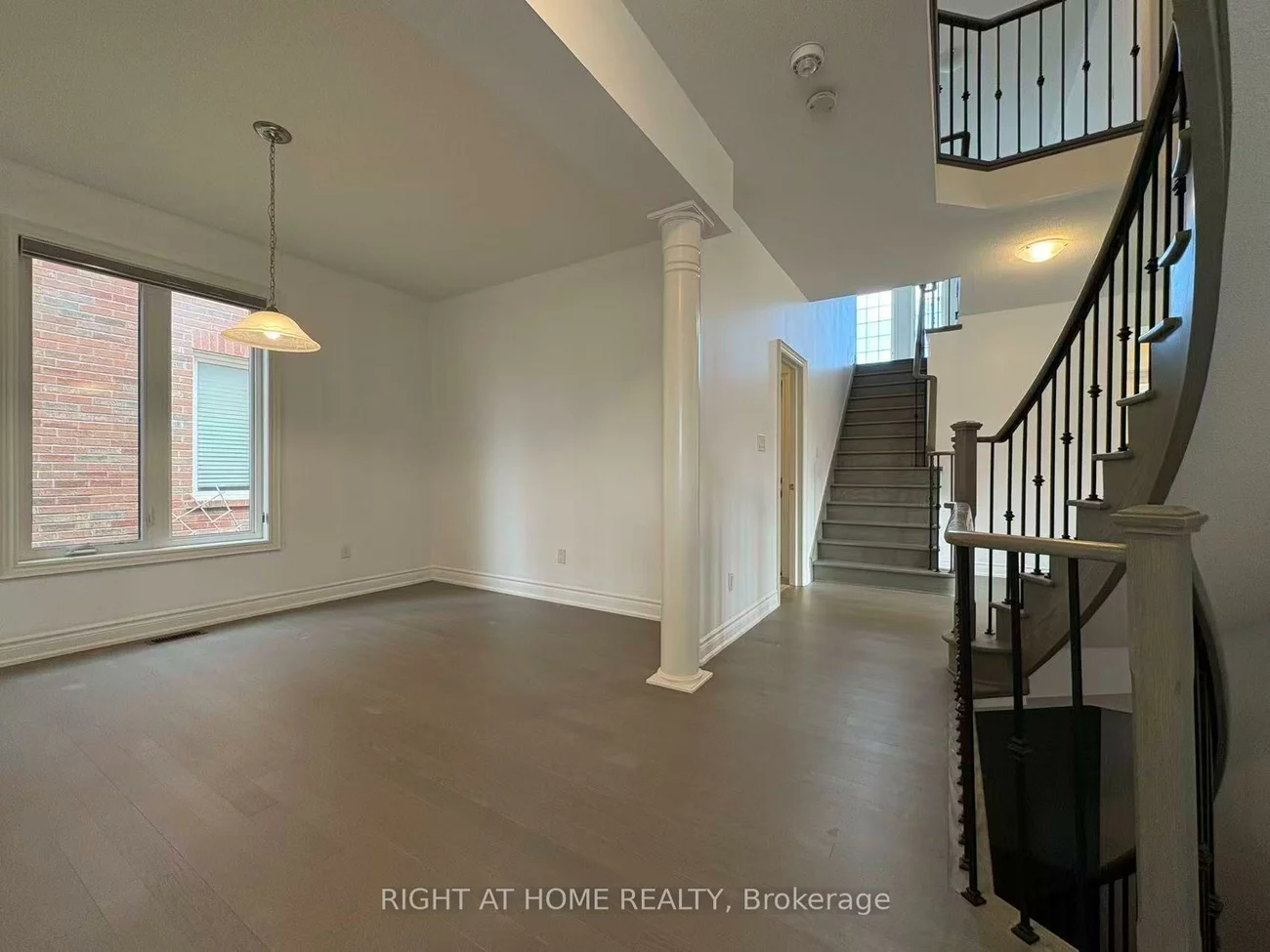 4, Empire, Bradford, Bradford West Gwillimbury