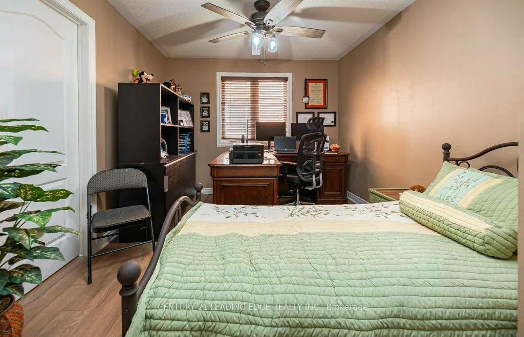 1, Russel, Bradford, Bradford West Gwillimbury
