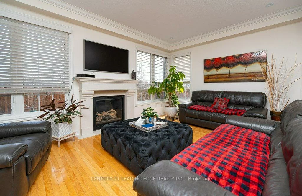1, Russel, Bradford, Bradford West Gwillimbury