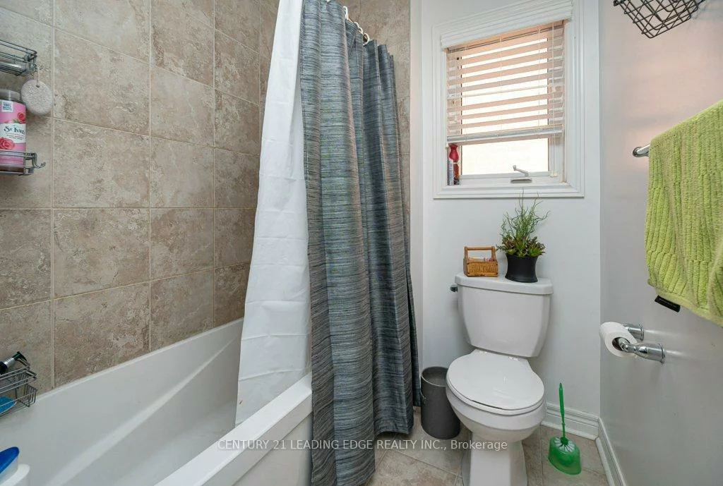 1, Russel, Bradford, Bradford West Gwillimbury