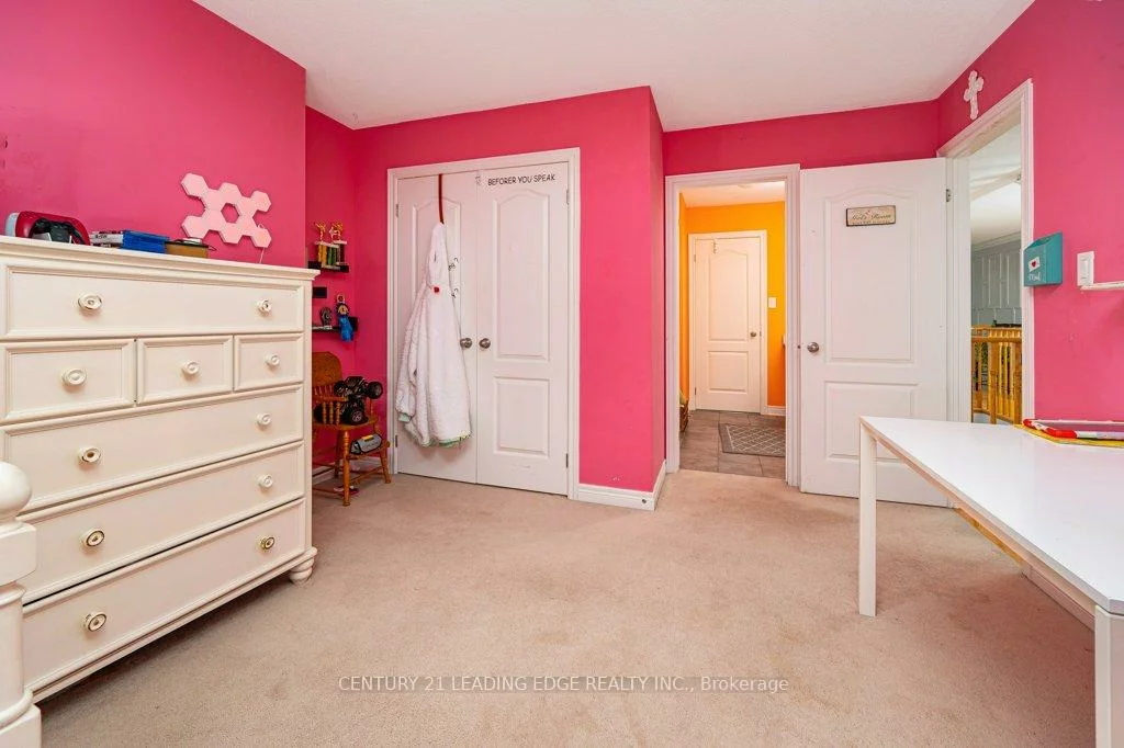1, Russel, Bradford, Bradford West Gwillimbury