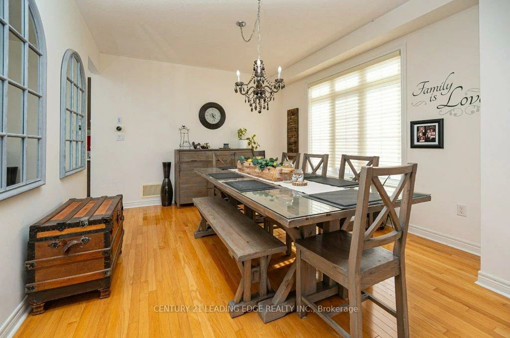 1, Russel, Bradford, Bradford West Gwillimbury