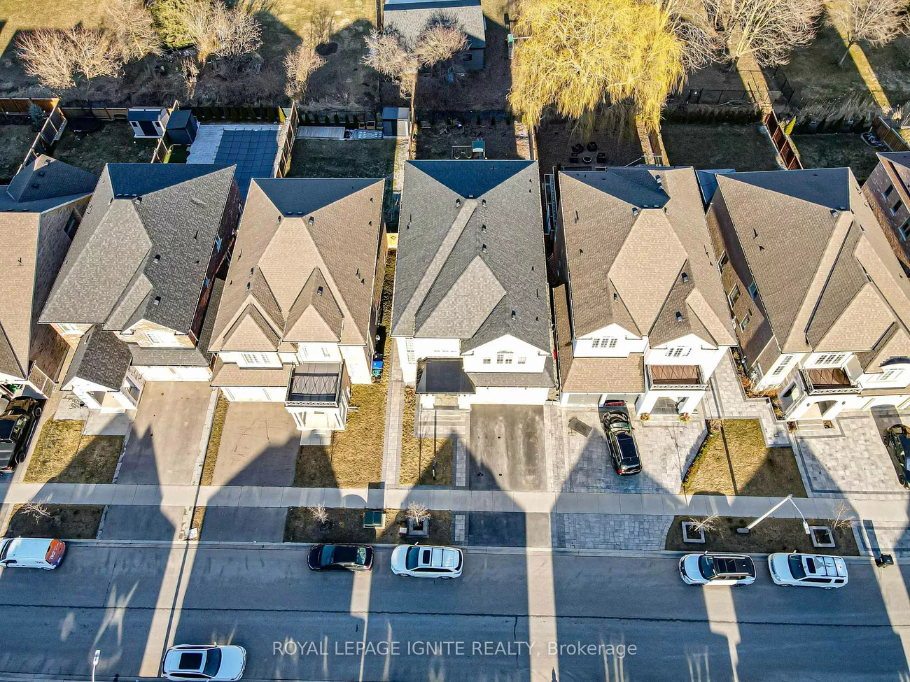61, Gibson, Bradford, Bradford West Gwillimbury