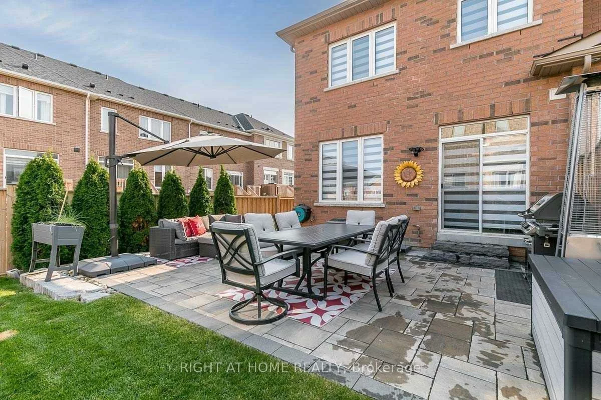 86, Selby, Bradford, Bradford West Gwillimbury