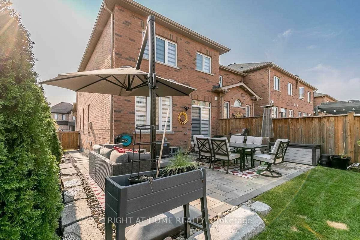 86, Selby, Bradford, Bradford West Gwillimbury