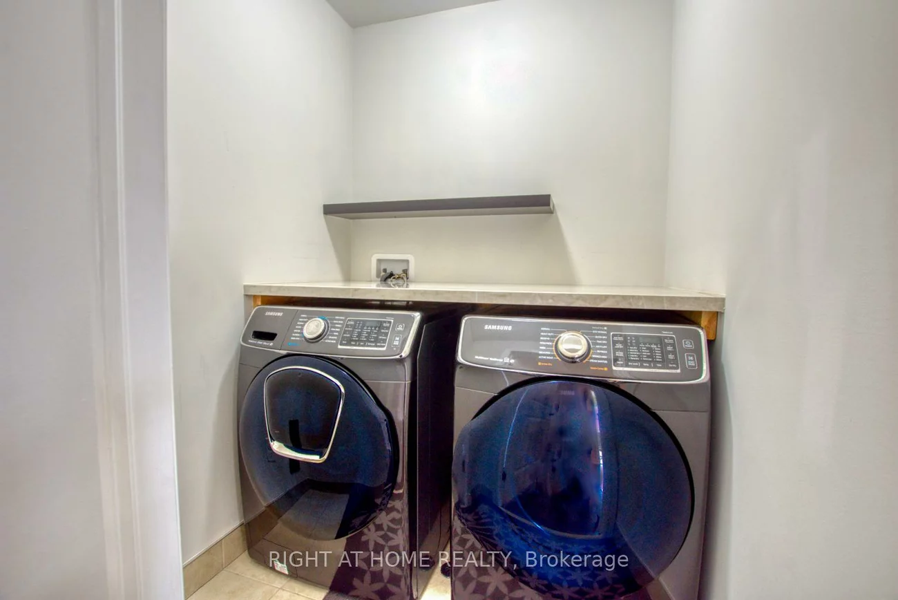 86, Selby, Bradford, Bradford West Gwillimbury