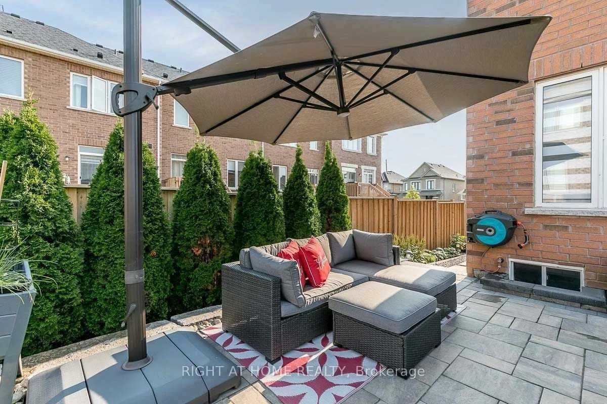 86, Selby, Bradford, Bradford West Gwillimbury
