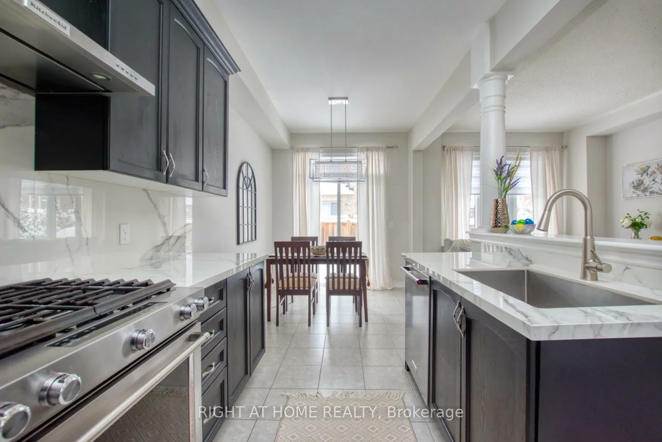 86, Selby, Bradford, Bradford West Gwillimbury