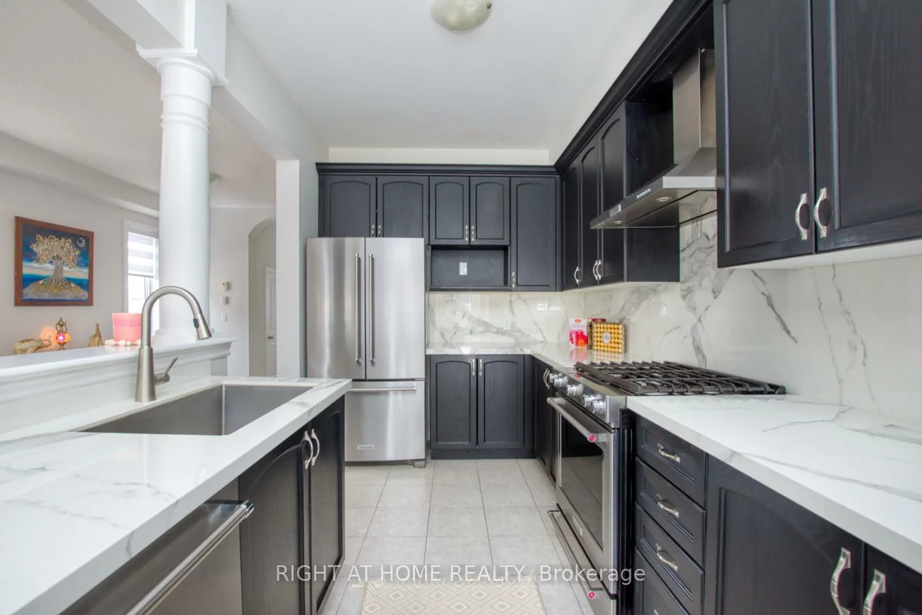 86, Selby, Bradford, Bradford West Gwillimbury