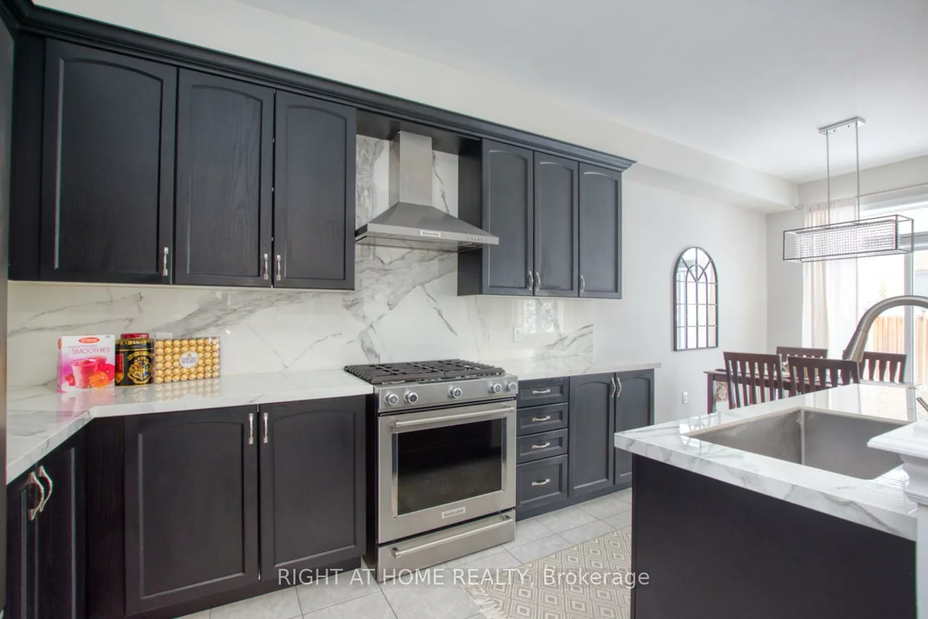 86, Selby, Bradford, Bradford West Gwillimbury