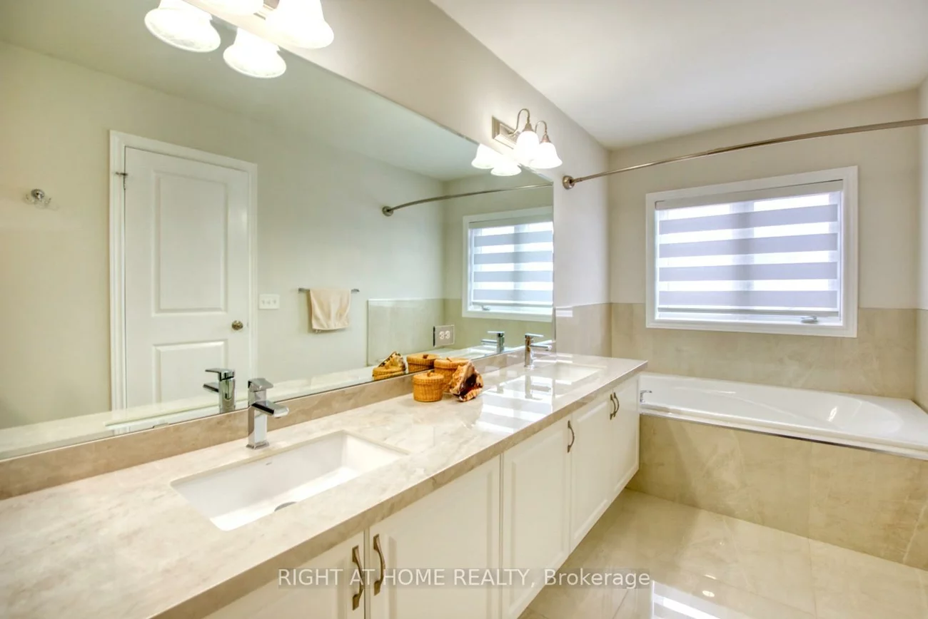 86, Selby, Bradford, Bradford West Gwillimbury