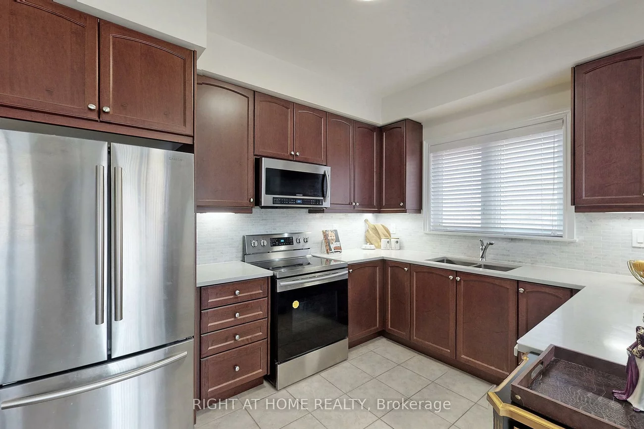 128, Milby, Bradford, Bradford West Gwillimbury