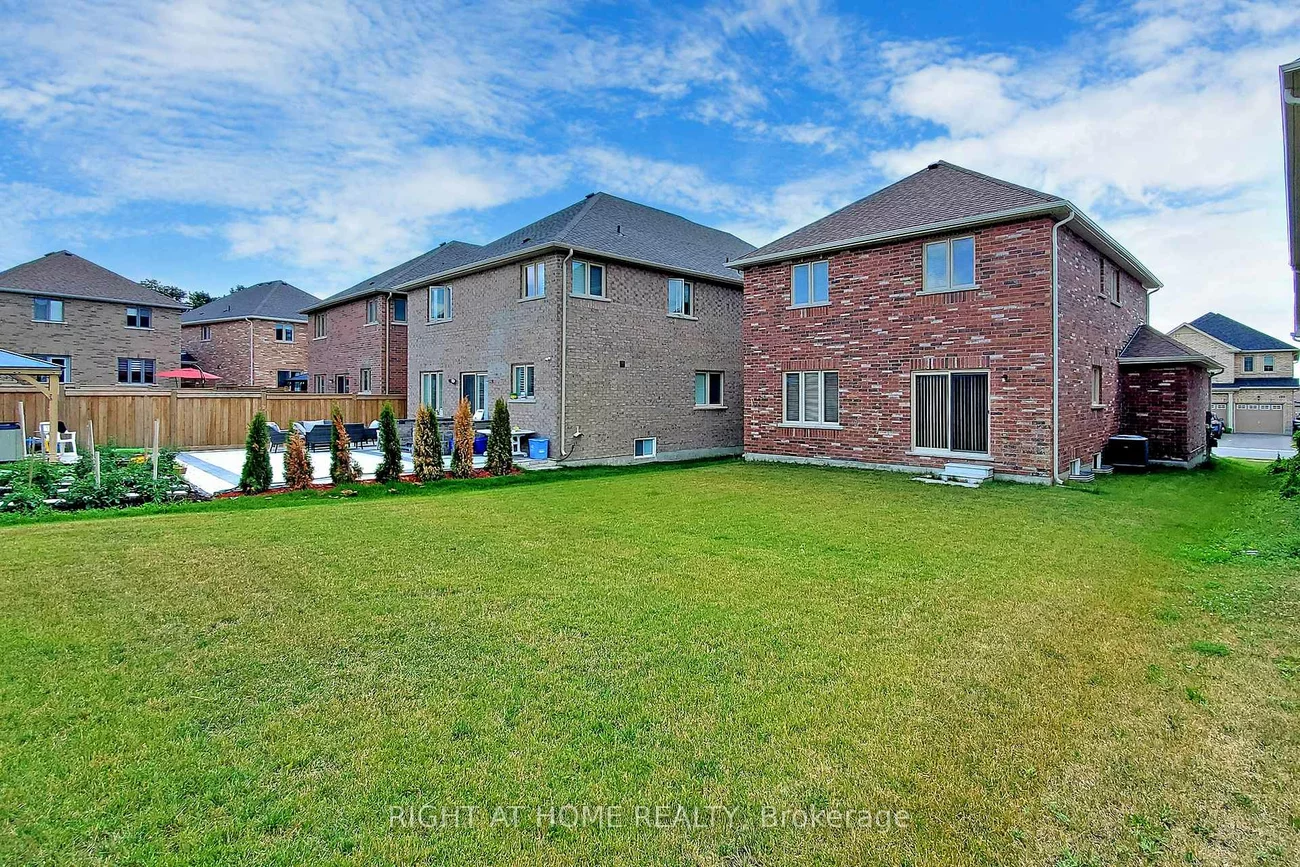 128, Milby, Bradford, Bradford West Gwillimbury