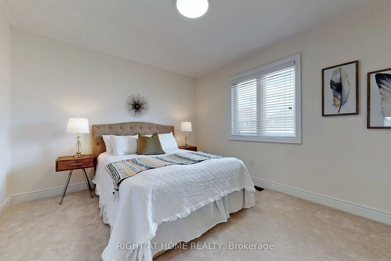 128, Milby, Bradford, Bradford West Gwillimbury