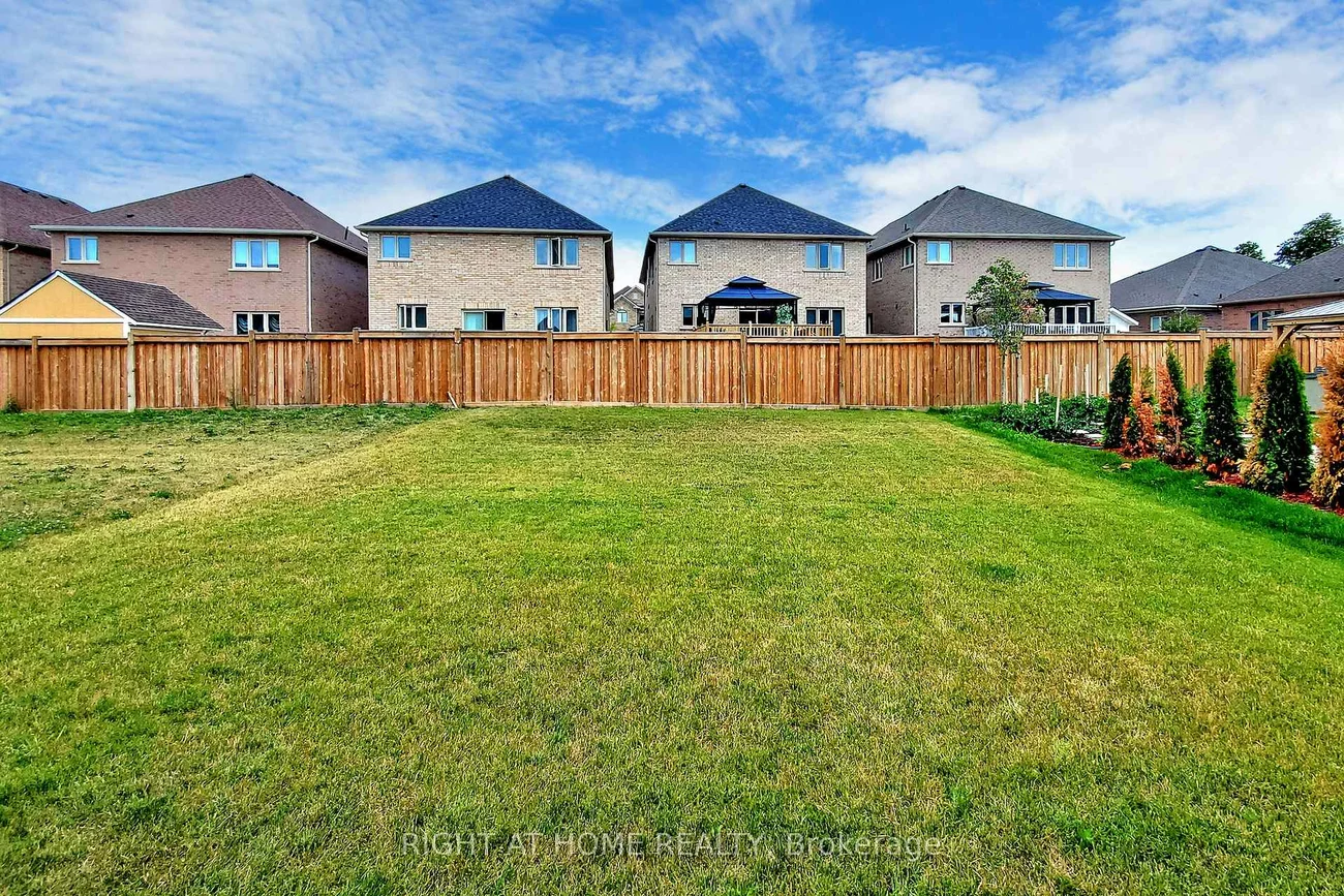 128, Milby, Bradford, Bradford West Gwillimbury