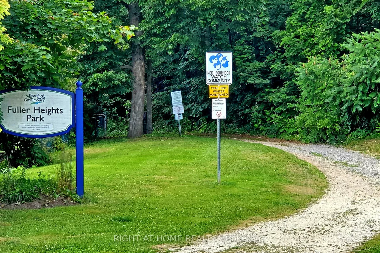 128, Milby, Bradford, Bradford West Gwillimbury