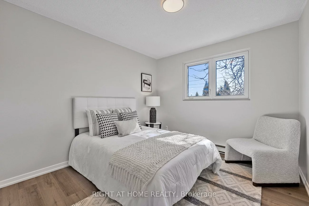 240, Collings, Bradford, Bradford West Gwillimbury