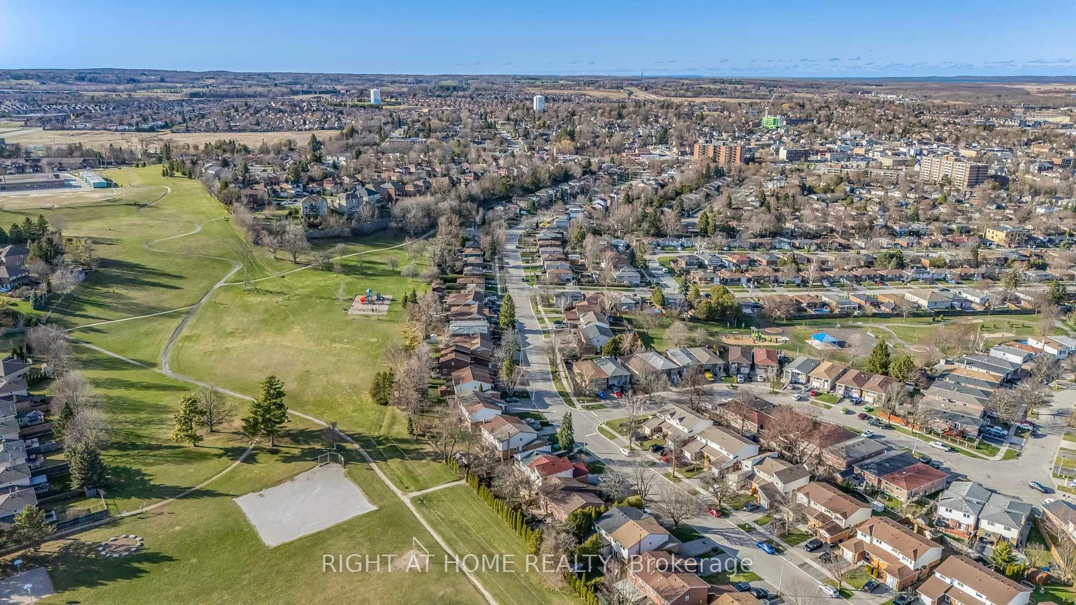 240, Collings, Bradford, Bradford West Gwillimbury