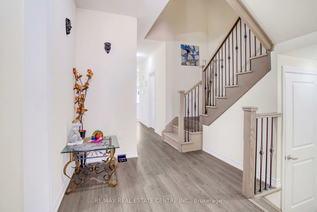 4, Westlake, Bradford, Bradford West Gwillimbury