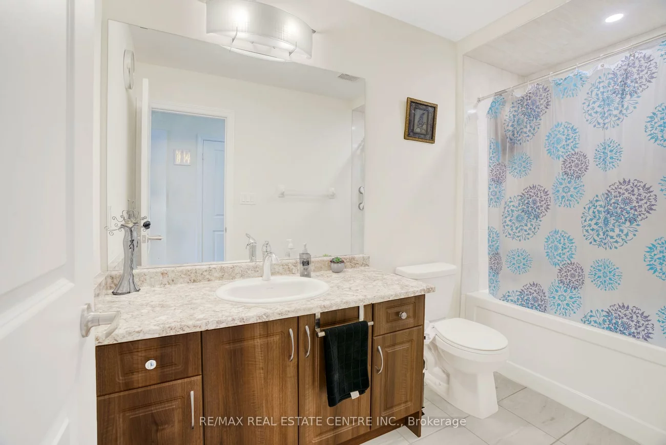 4, Westlake, Bradford, Bradford West Gwillimbury