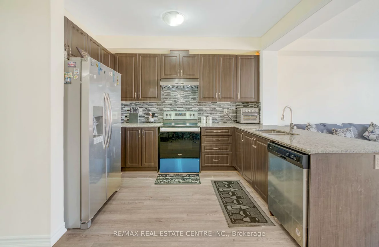 4, Westlake, Bradford, Bradford West Gwillimbury