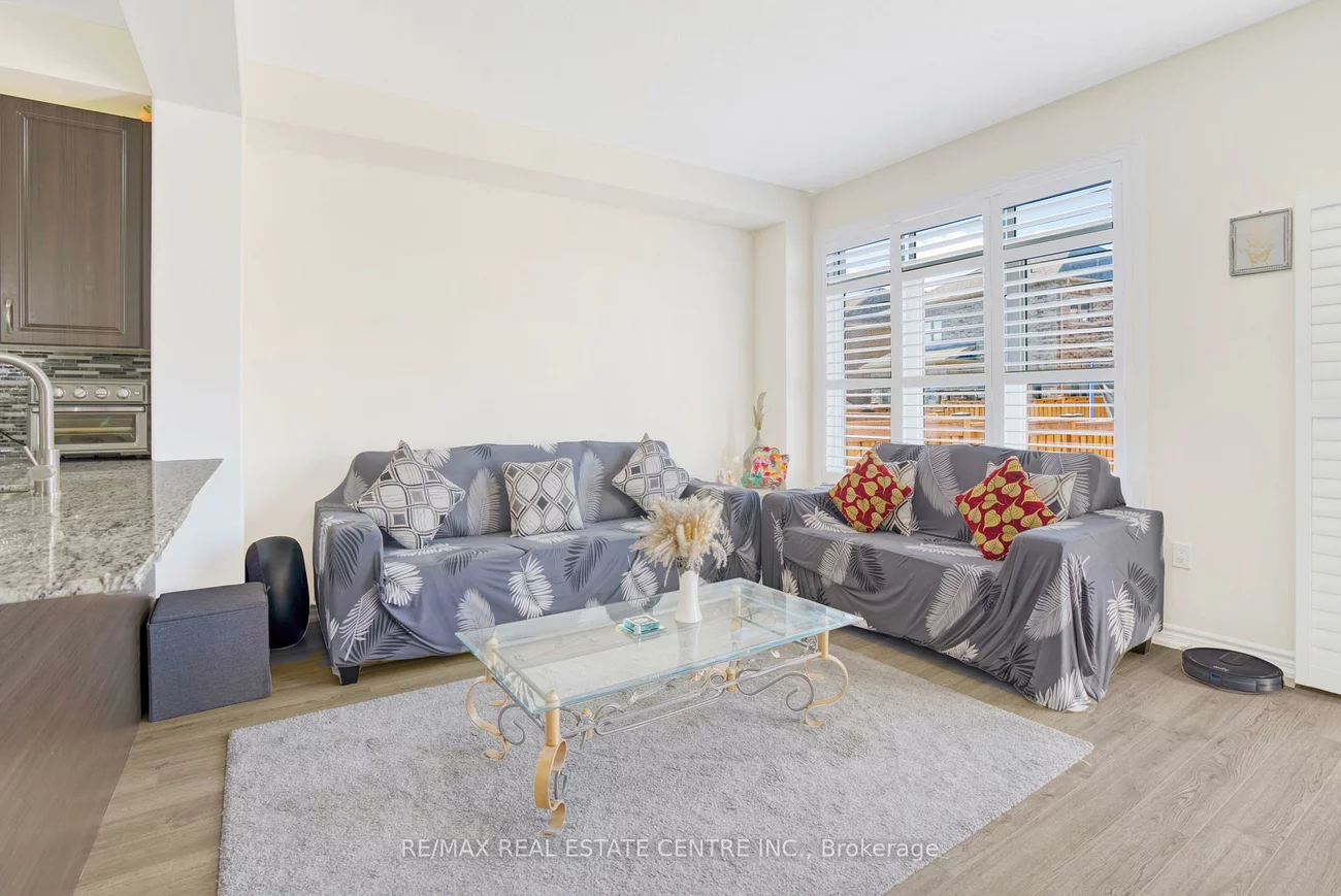 4, Westlake, Bradford, Bradford West Gwillimbury