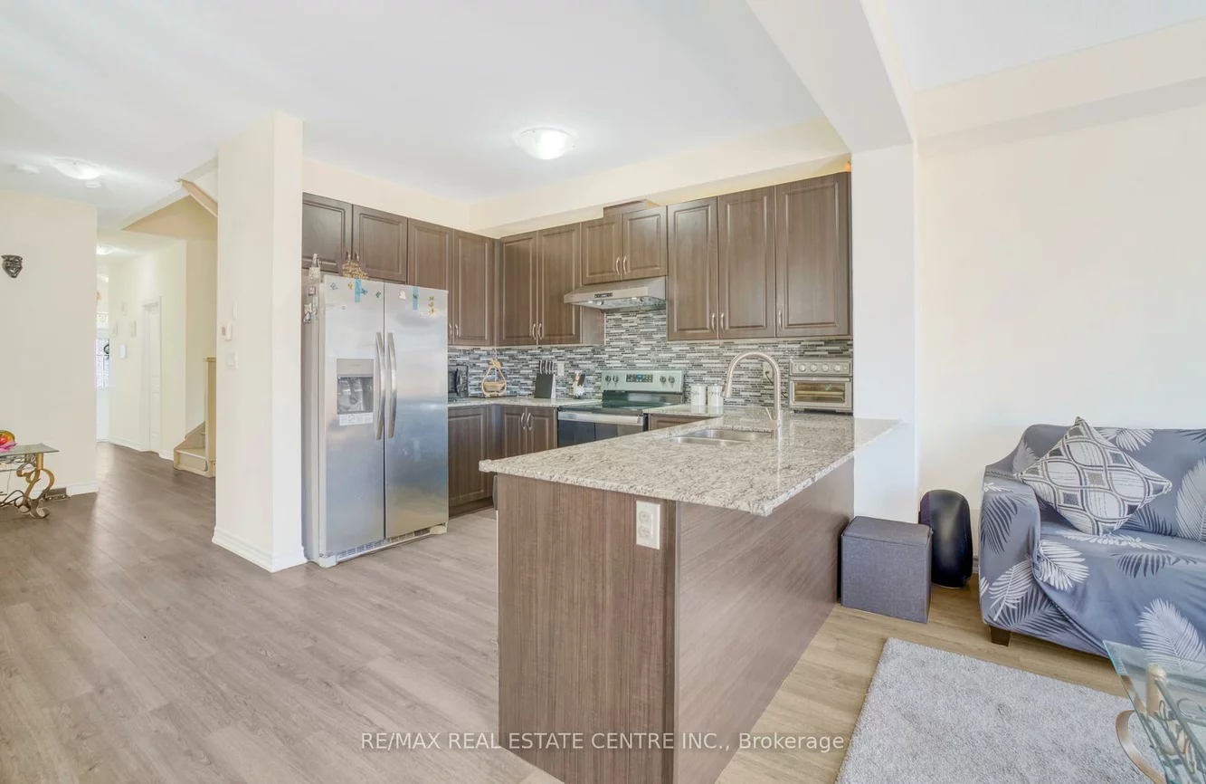 4, Westlake, Bradford, Bradford West Gwillimbury