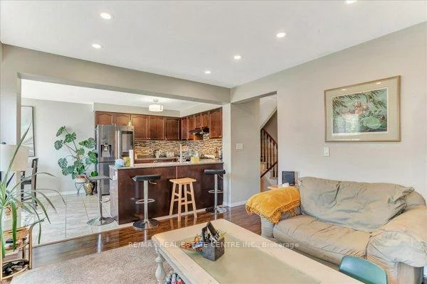 240, Armstrong, Bradford, Bradford West Gwillimbury