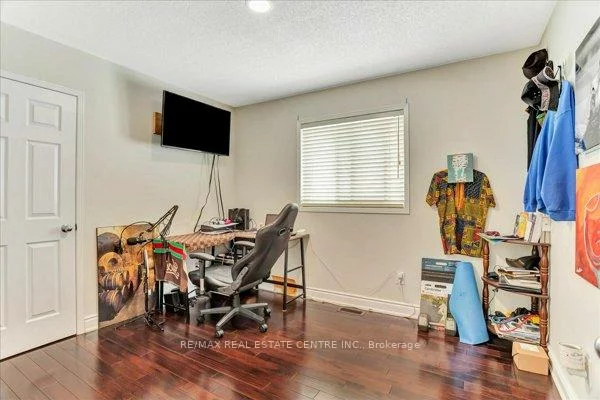 240, Armstrong, Bradford, Bradford West Gwillimbury