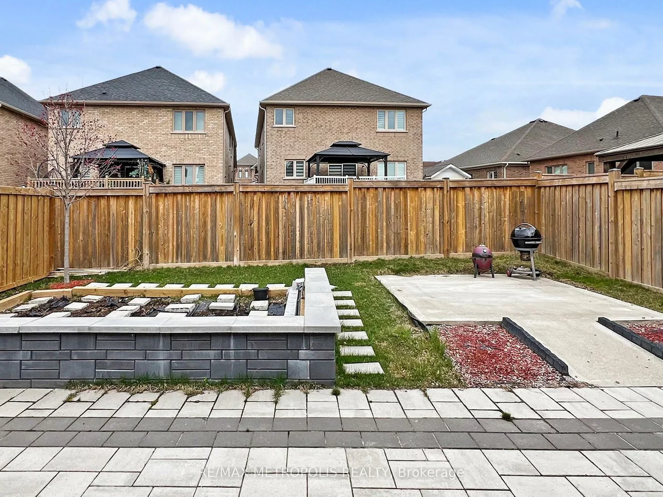 124, Milby, Bradford, Bradford West Gwillimbury