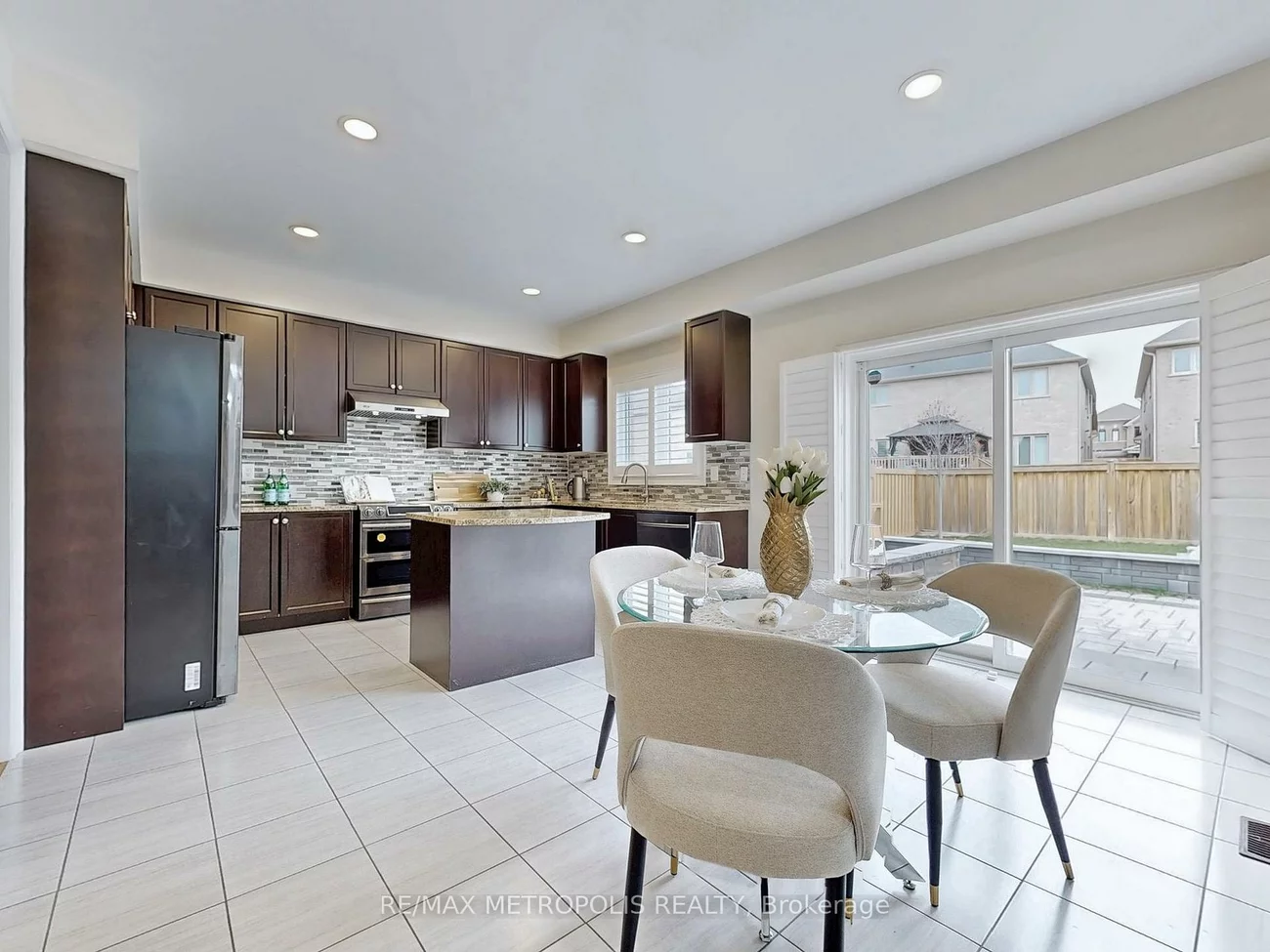 124, Milby, Bradford, Bradford West Gwillimbury