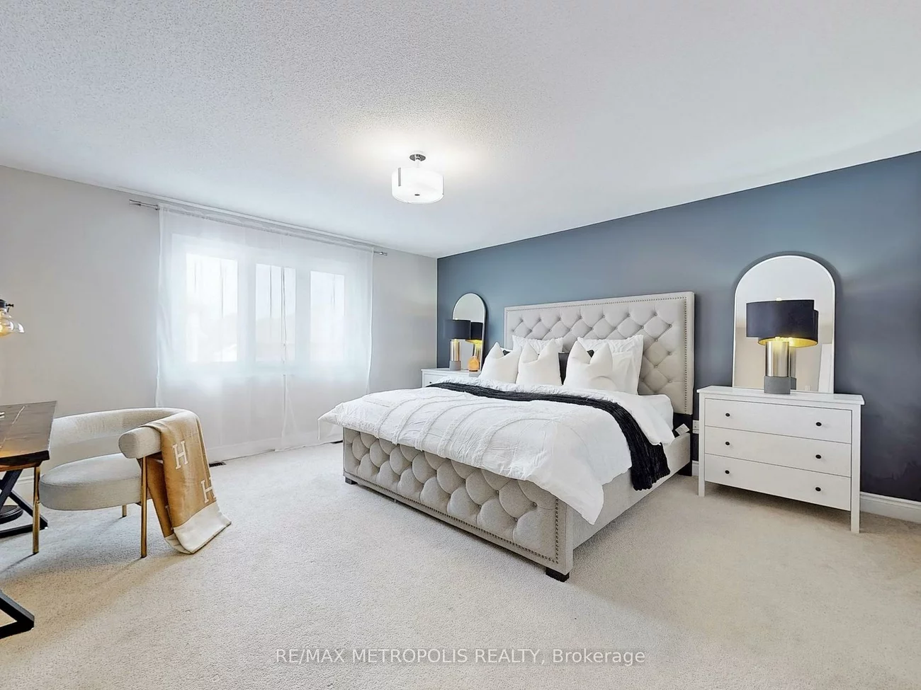 124, Milby, Bradford, Bradford West Gwillimbury
