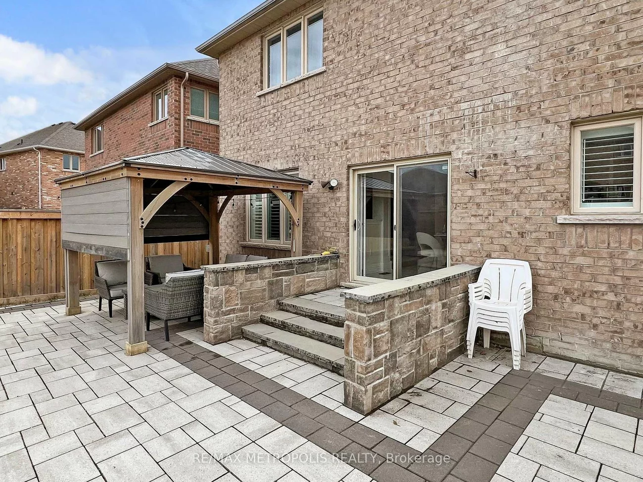 124, Milby, Bradford, Bradford West Gwillimbury