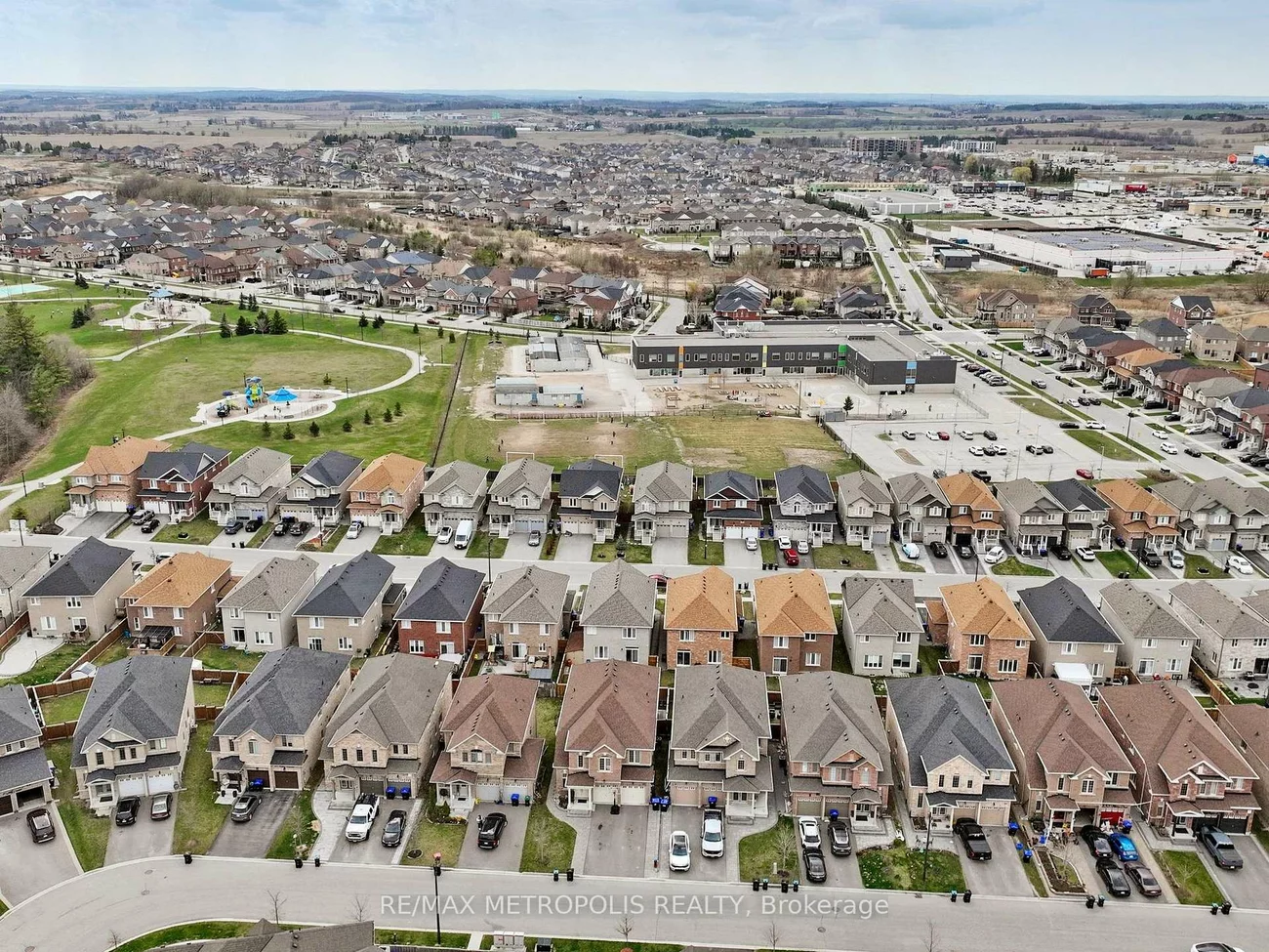 124, Milby, Bradford, Bradford West Gwillimbury