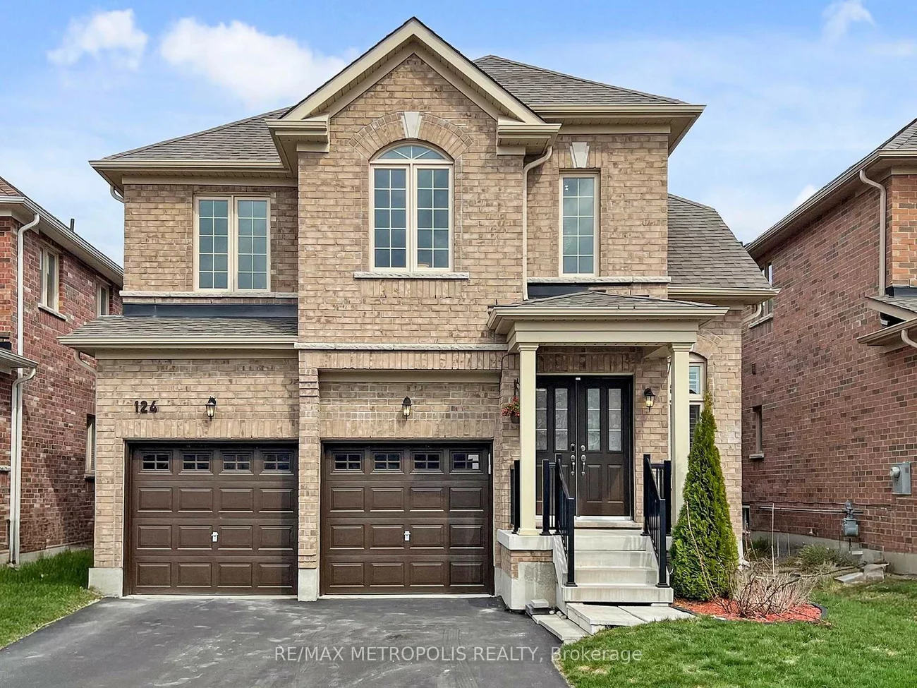 124, Milby, Bradford, Bradford West Gwillimbury