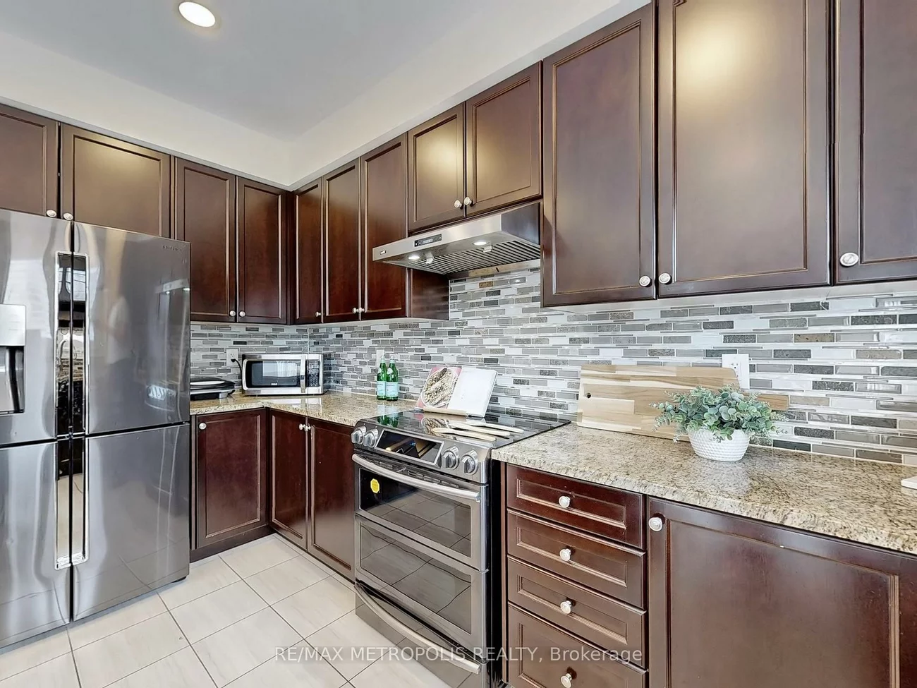 124, Milby, Bradford, Bradford West Gwillimbury