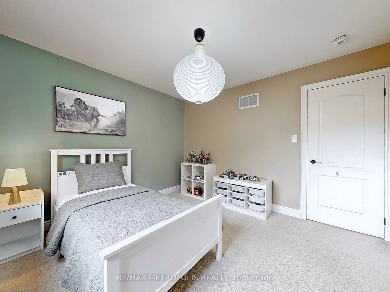 124, Milby, Bradford, Bradford West Gwillimbury