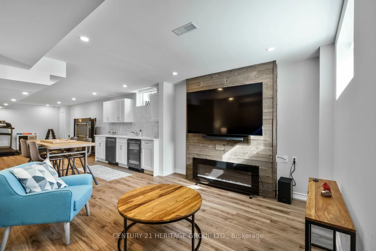 146, Metcalfe, Bradford, Bradford West Gwillimbury