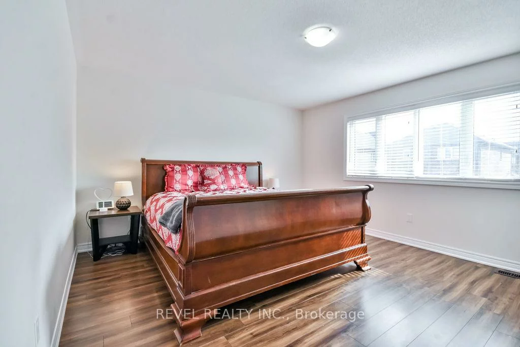 55, Tyndall, Bradford, Bradford West Gwillimbury