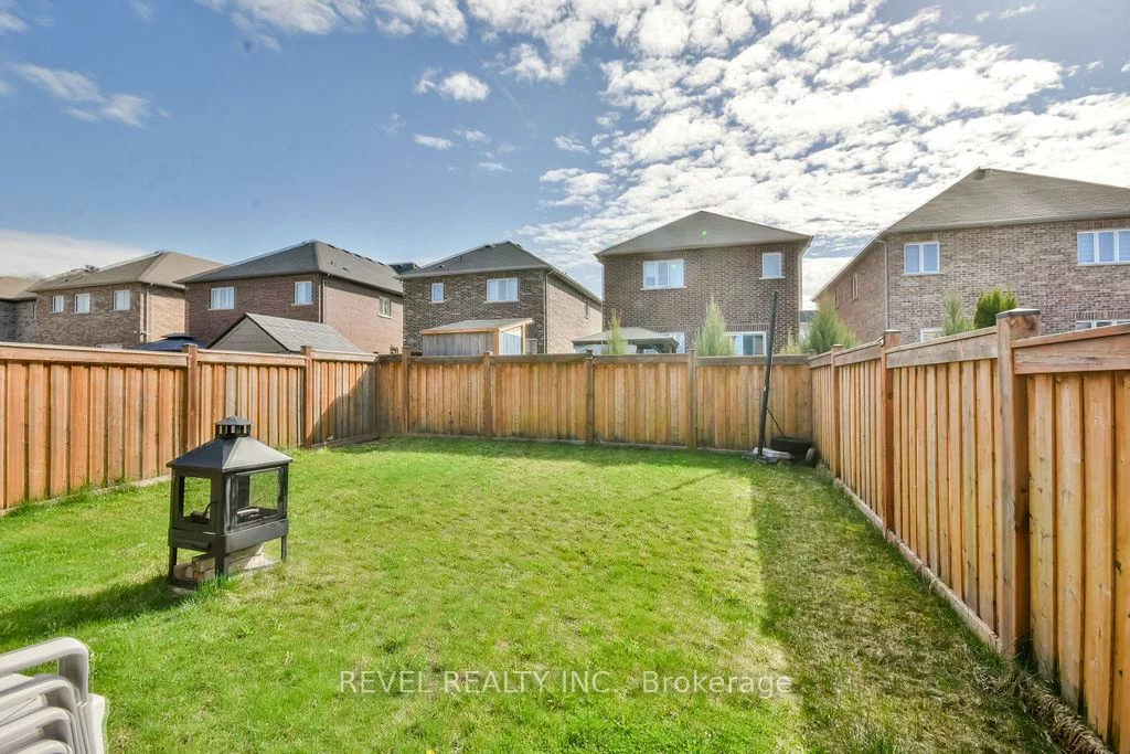 55, Tyndall, Bradford, Bradford West Gwillimbury