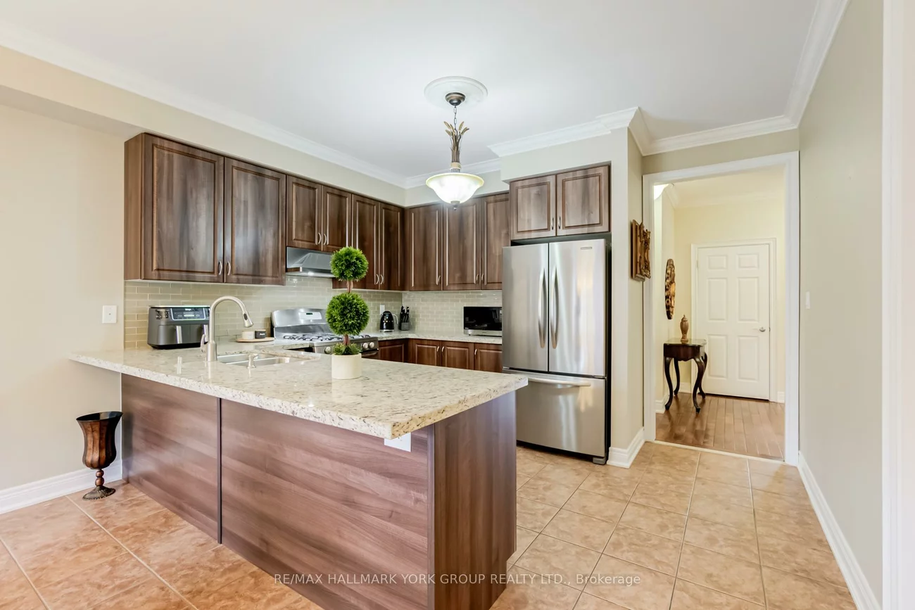 95, Chelsea, Bradford, Bradford West Gwillimbury