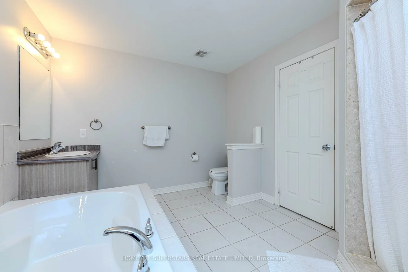 50, Romanelli, Bradford, Bradford West Gwillimbury